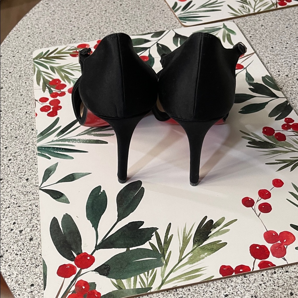 Christian Louboutin Elegant Satin Black Heels - Picture 3 of 6